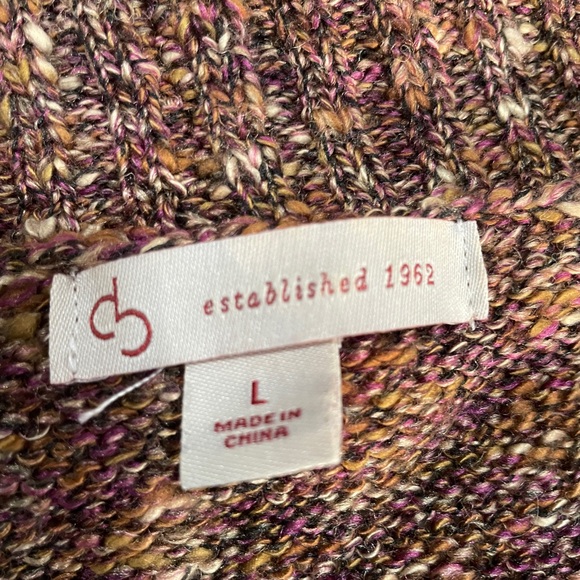 Short sleeve sweater from DressBarn. Perfect for fall! - Picture 4 of 4